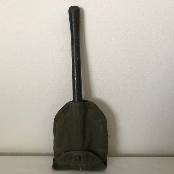 Portable Military Surplus Folding Spade - Picture 1 of 16